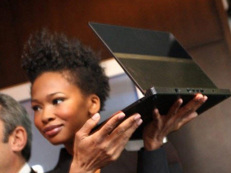 Laptop Adamo mystery continues to make users 'crazy' Picture 6