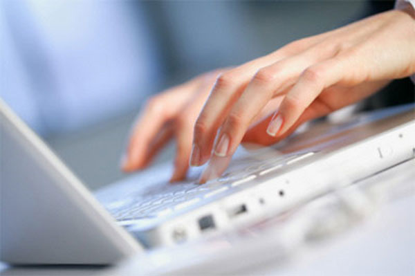 Laptop is charged when typing Picture 1