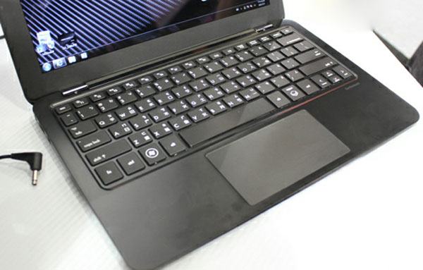 Laptop photos with carbon shell weigh less than 1 kg Picture 5