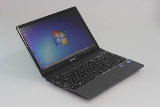 Laptop running Ivy Bridge chip cheap by Samsung Picture 3