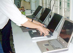 Laptop Supermarket, the game of 'giants' Picture 1