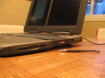 Laptop two monitors are being auctioned on eBay Picture 5