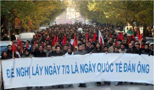 Leaning with a series of humorous humorous photos on March 8 Picture 22