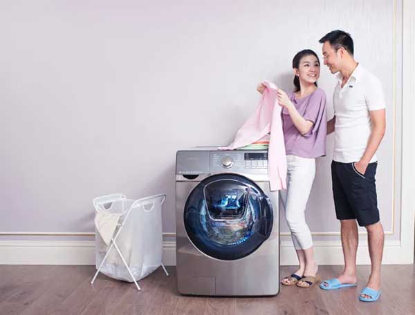 Learn smart features on Samsung Addwash washing machine Picture 3