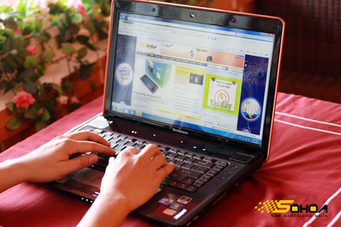 Lenovo's 'super strong' laptop in Vietnam Picture 1