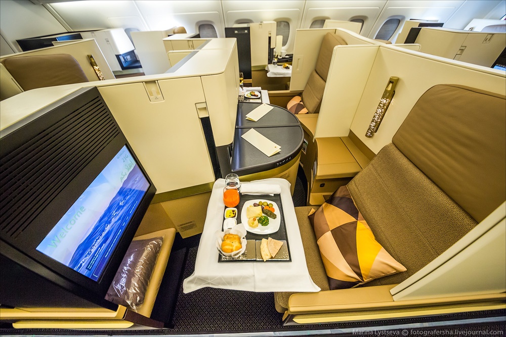 Let's admire inside the world's most luxurious aircraft Picture 10