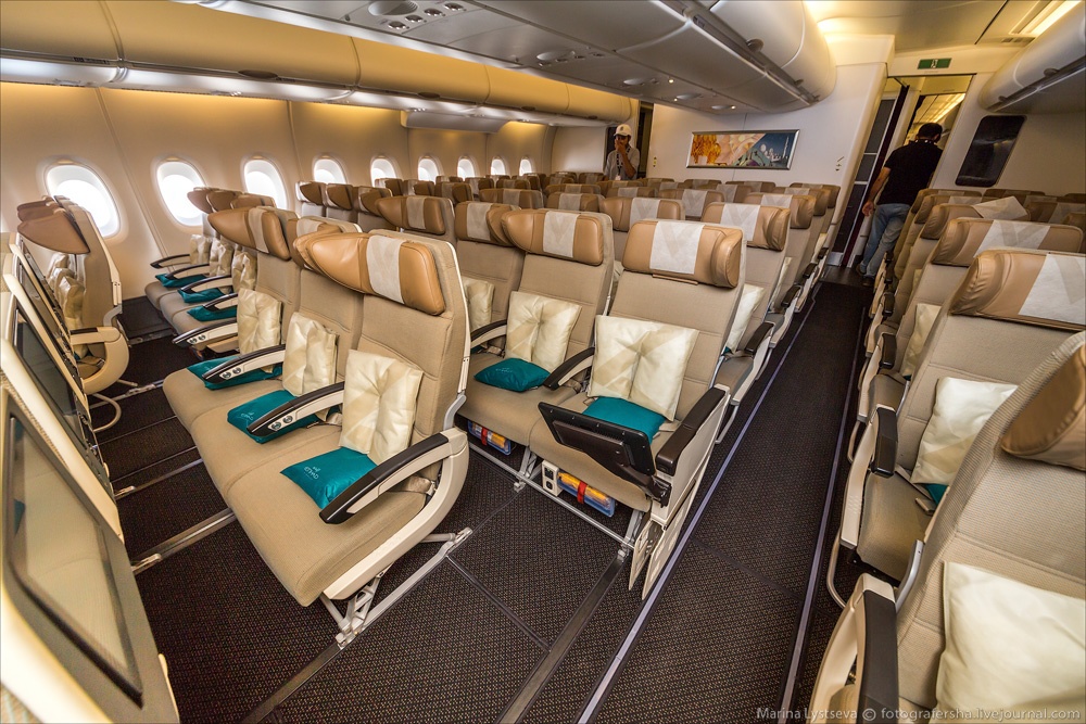 Let's admire inside the world's most luxurious aircraft Picture 13