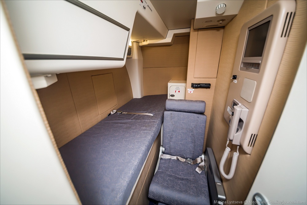 Let's admire inside the world's most luxurious aircraft Picture 17