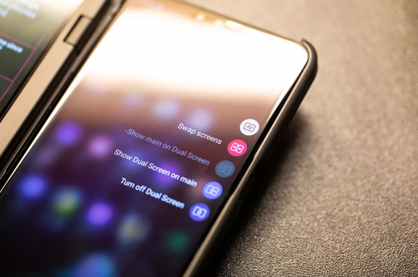 LG V50 ThinQ: Unique 5G Smartphone capable of attaching a second sub-screen Picture 10