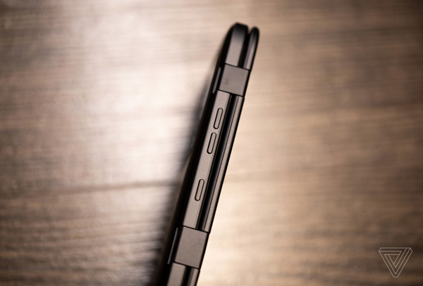 LG V50 ThinQ: Unique 5G Smartphone capable of attaching a second sub-screen Picture 8