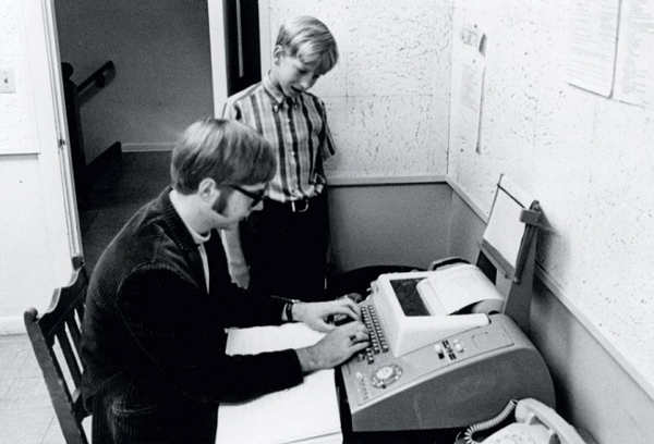 Life Paul Allen, who dragged Bill Gates away from Harvard, founded Microsoft Picture 1