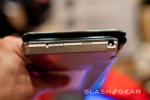 LifeBook UH900, a new ultraportable computer from Fujitsu Picture 3