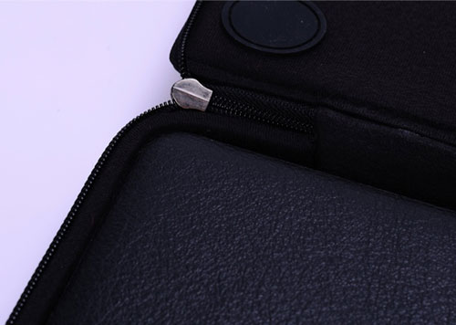 MacBook 13 'Codex bag from Moshi Picture 3