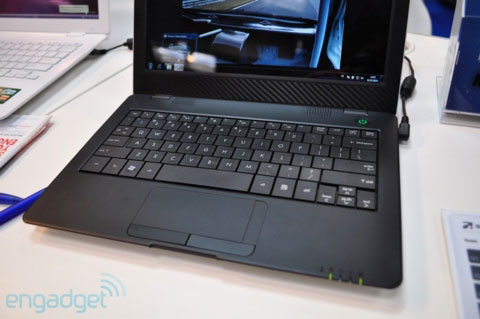 MacBook and Sony Vaio 'go home together' Picture 16