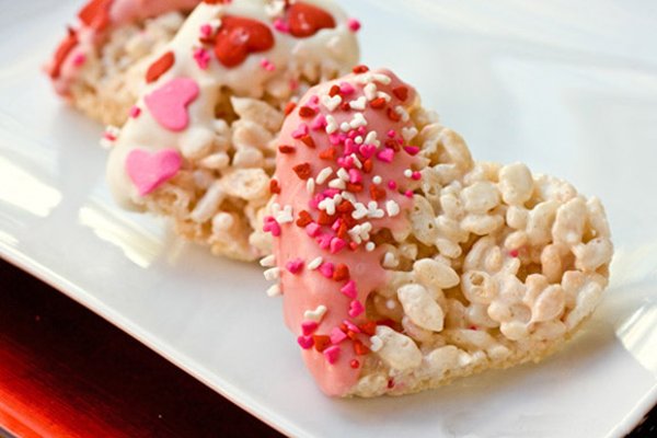 Make rice cakes with heart-shaped sweet rice for Vietnamese Women's Day October 20 Picture 8
