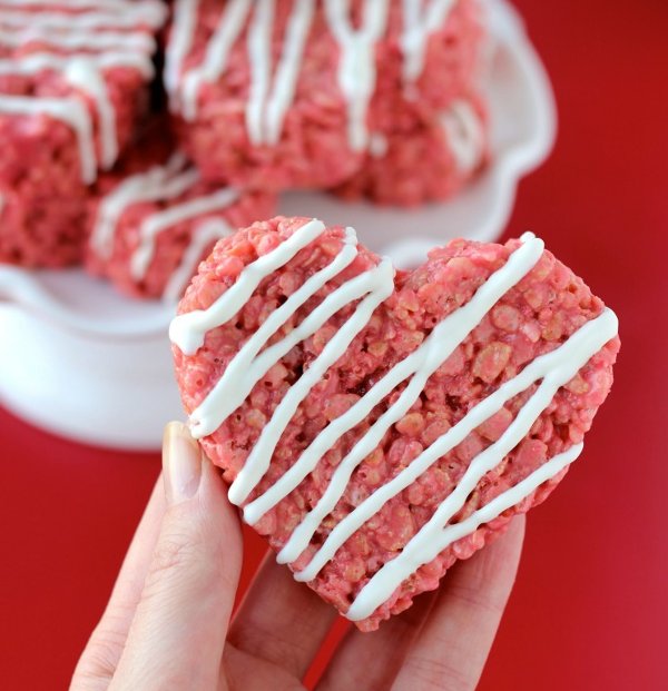 Make rice cakes with heart-shaped sweet rice for Vietnamese Women's Day October 20 Picture 9