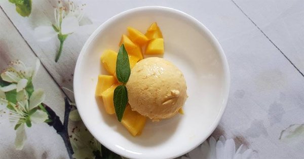 Making homemade mango ice cream in 4 simple ways, no machine required Picture 3