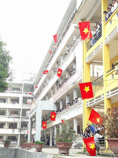 Many ways to celebrate the victory of fans when U23 Vietnam reached the final Picture 23