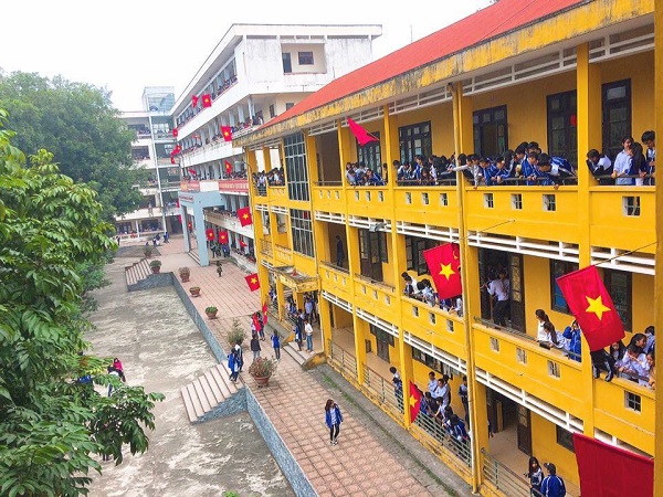 Many ways to celebrate the victory of fans when U23 Vietnam reached the final Picture 24
