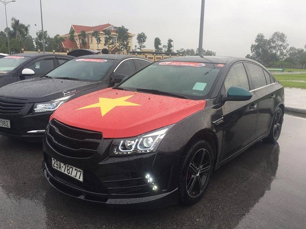 Many ways to celebrate the victory of fans when U23 Vietnam reached the final Picture 25