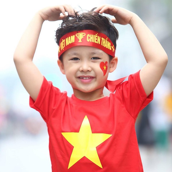 Many ways to celebrate the victory of fans when U23 Vietnam reached the final Picture 26