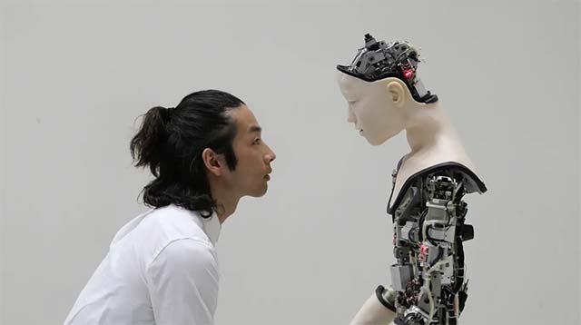 'More than human': The wonders of AI are on display in London Picture 3