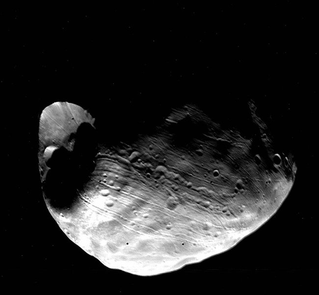 'Mysterious' dents on Phobos' surface in Mars Picture 2