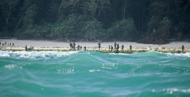 Mysterious island inhabited by the 'stranger-eating' tribe in the Indian Ocean Picture 2