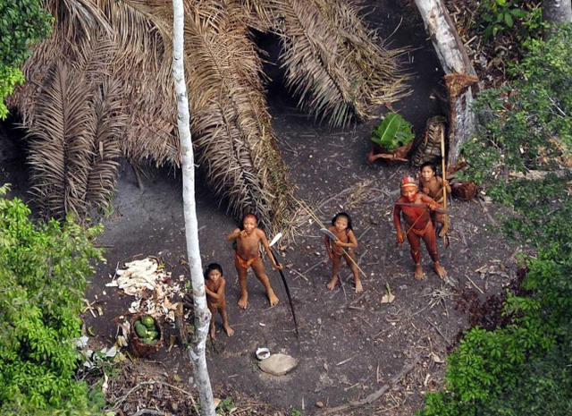 Mysterious island inhabited by the 'stranger-eating' tribe in the Indian Ocean Picture 3