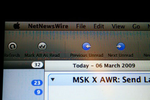 New 17 inch MacBook Pro display error Picture 6
