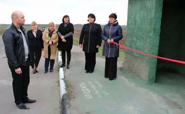 Odd pictures make it impossible for viewers to watch Picture 17