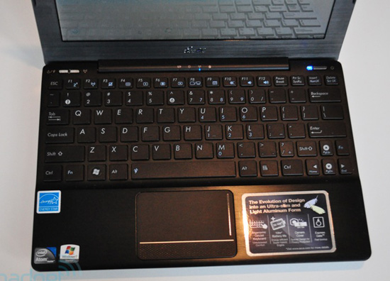 Open Asus' only 1kg netbook Picture 5