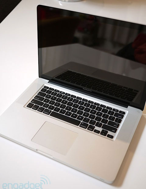 Open the Macbook Pro box using Intel Core i7 Picture 10