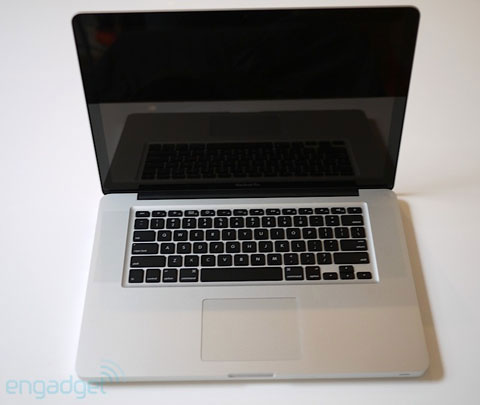 Open the Macbook Pro box using Intel Core i7 Picture 11
