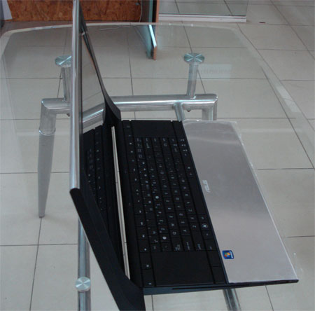 Open the most expensive laptop box in Vietnam for over VND 80 million Picture 4