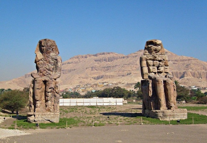 Pair of giant stone statues emit a mysterious sound in Egypt Picture 5