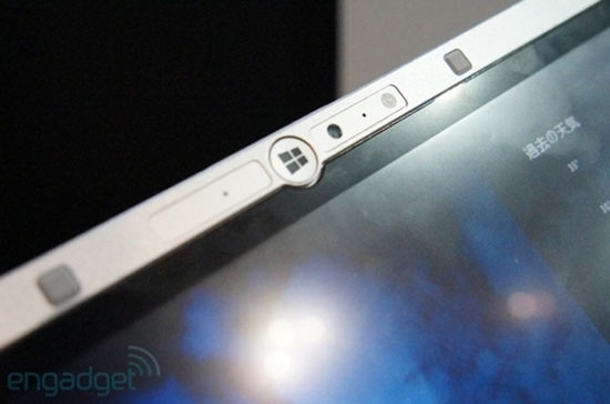 Panasonic's first touch screen Ultrabook Picture 3
