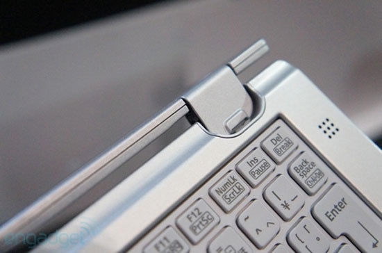 Panasonic's first touch screen Ultrabook Picture 7