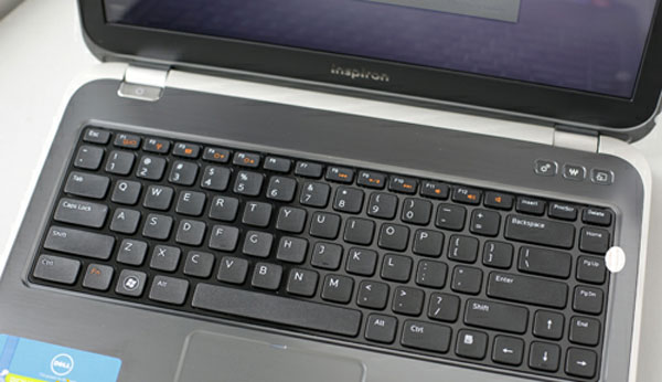 Photo of the first Ivy Bridge laptop from Dell Picture 3