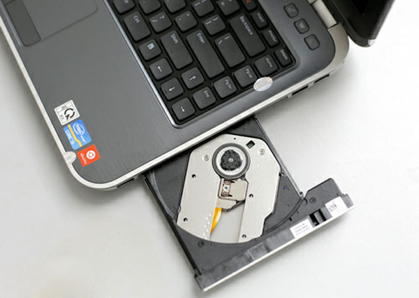 Photo of the first Ivy Bridge laptop from Dell Picture 8