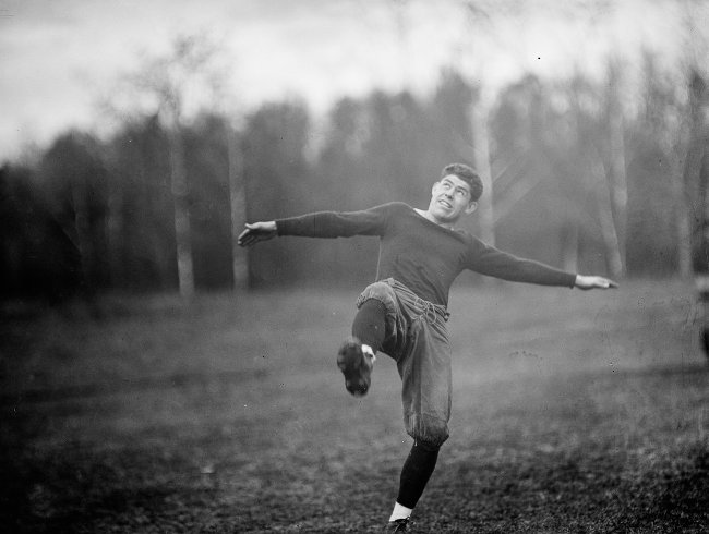 Photos of the first days of football appeared in the US Picture 3