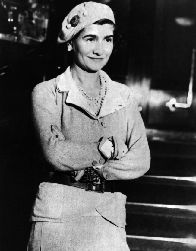 Portraits of 6 major influential figures in the world were 'adopted children'. Picture 5