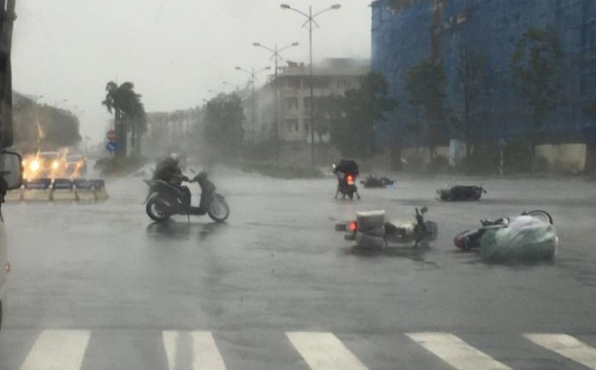 Principles for traveling on the road to ensure safety in stormy days Picture 5