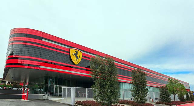 Put shoes on the Ferrari to 'live virtual', a fashion designer is in danger of going to court Picture 4
