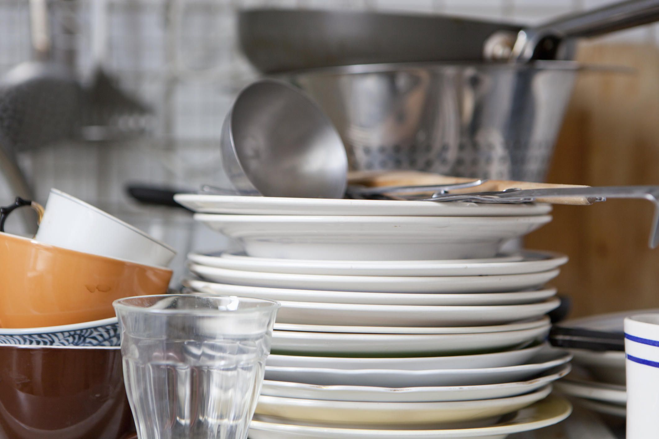 Quarantine raising your utility bills? How to save water while washing dishes Picture 4