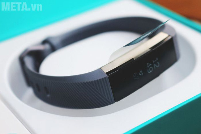 Quick review of Fitbit Alta HR health monitoring bracelet Picture 2