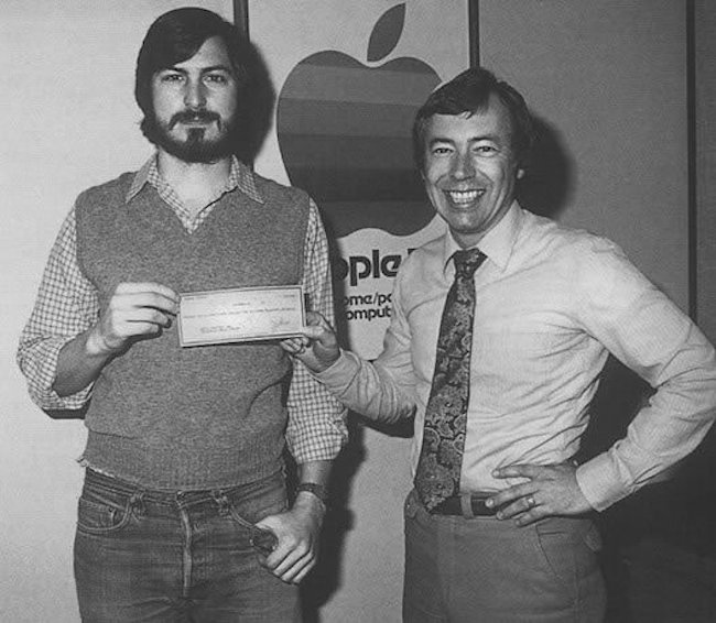 Rare photos of the first days of Apple Picture 5