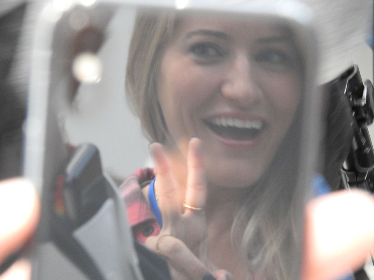 Real photos of Apple's latest iPhone X / iPhone 10 Picture 4