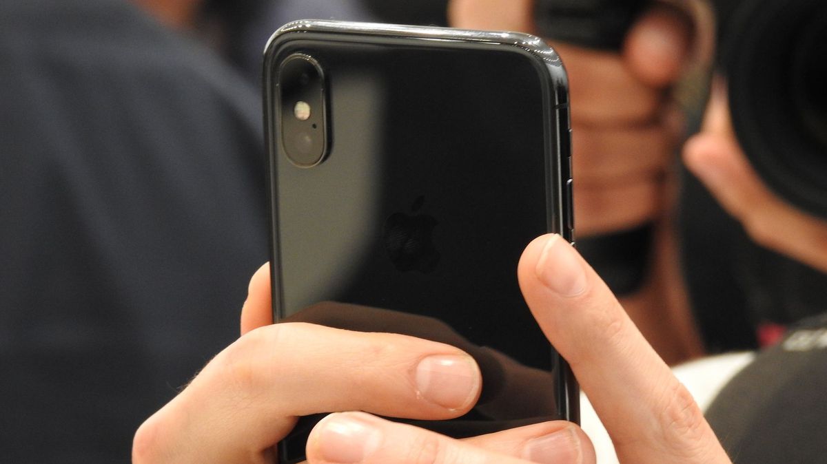 Real photos of Apple's latest iPhone X / iPhone 10 Picture 7