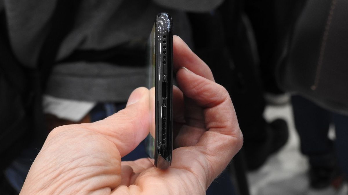 Real photos of Apple's latest iPhone X / iPhone 10 Picture 9